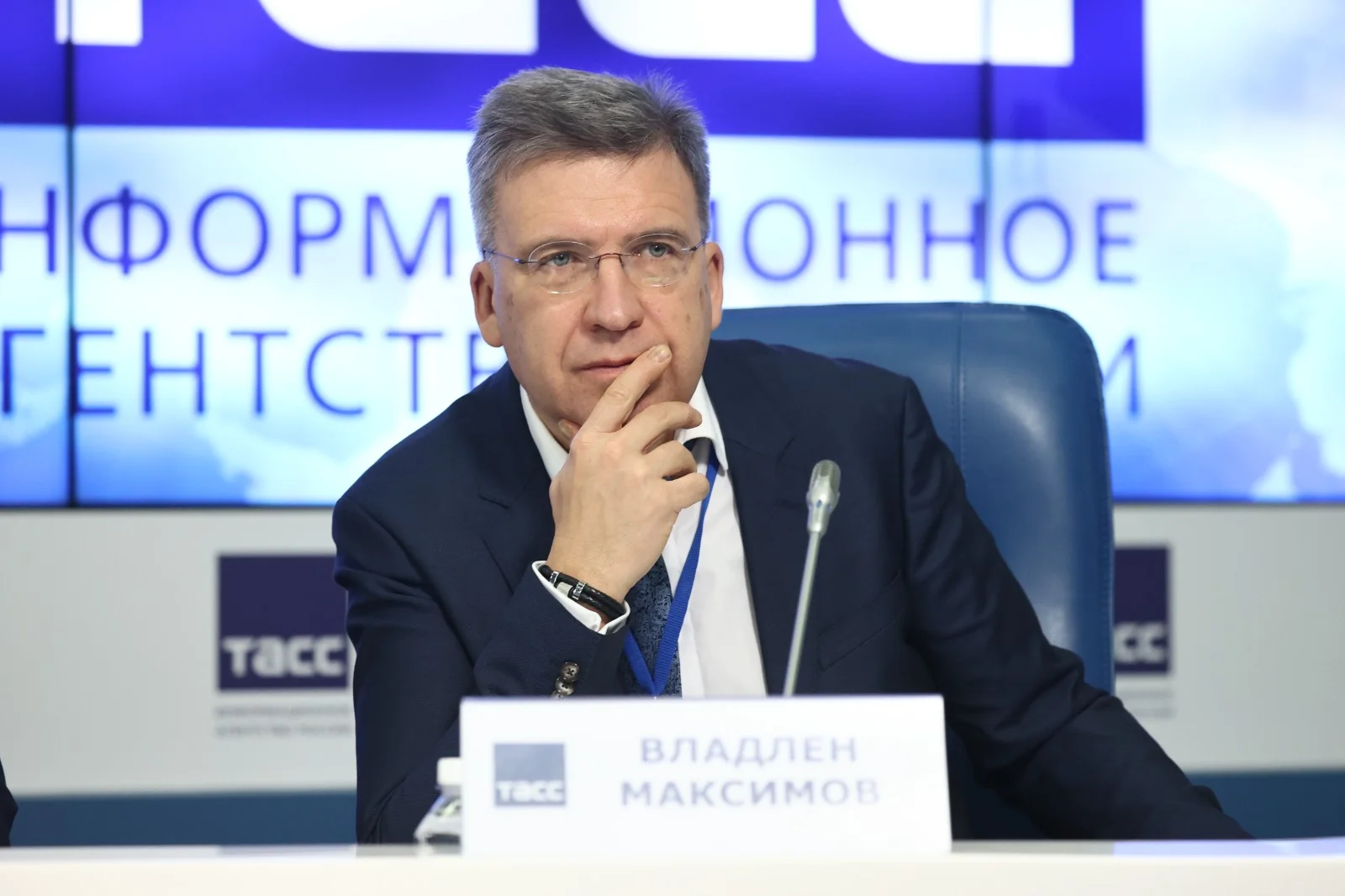 Владлен Максимов: Мы поддерживаем усиление мер по борьбе с онлайн-продажей табака