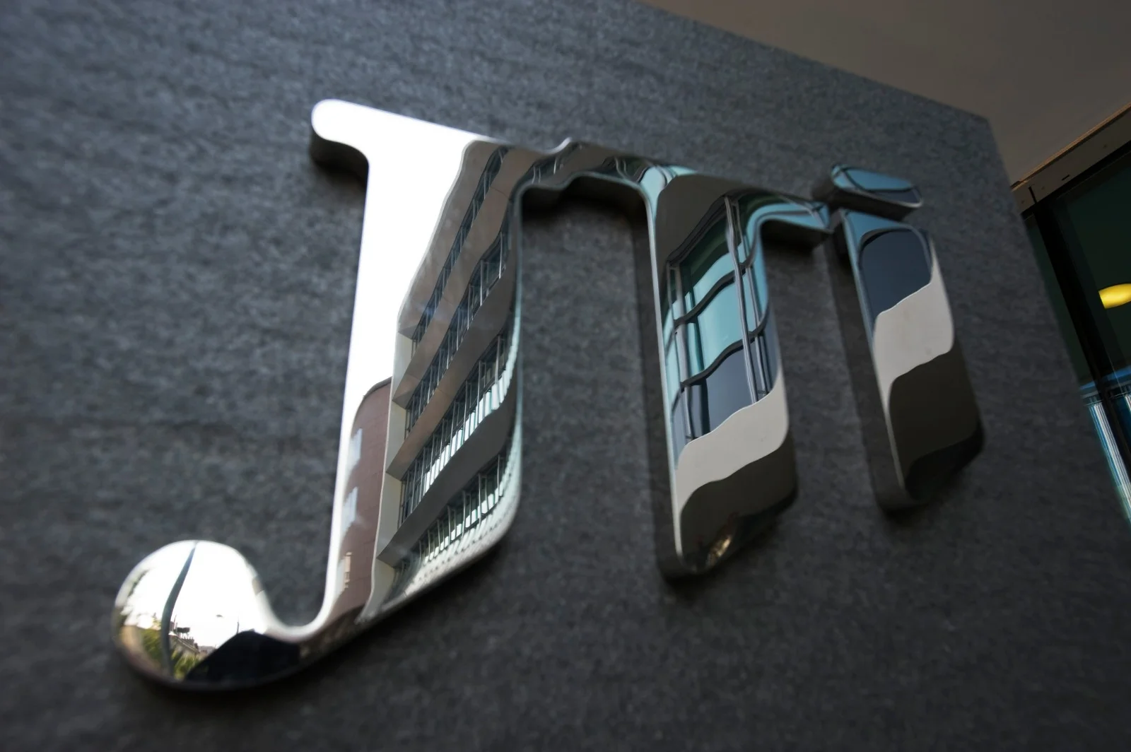 JTI успешно завершила процесс лицензирования собственного производства.